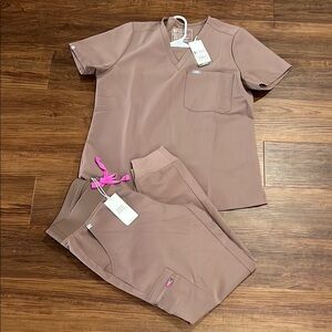 Figs Chocolate Scrub Set with Neon Pink Ties